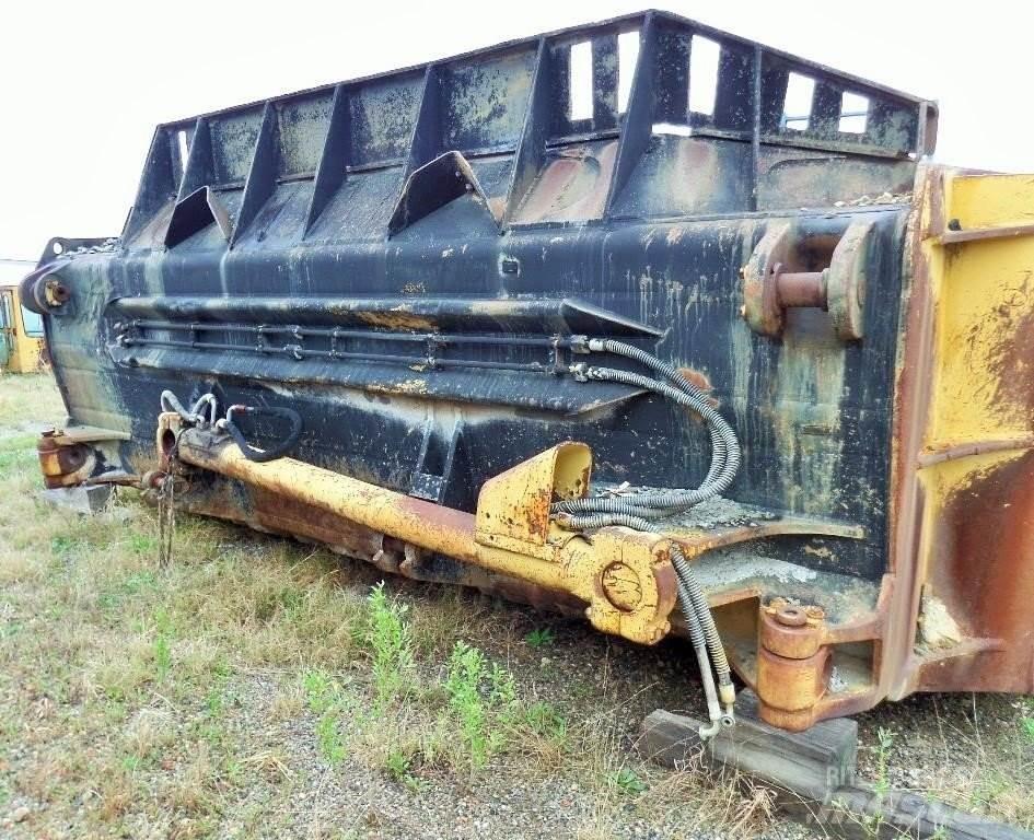 CAT D11 Peiliai