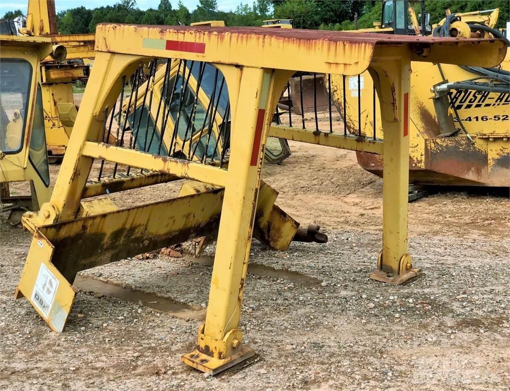 CAT D8K Kabinos ir interjeras