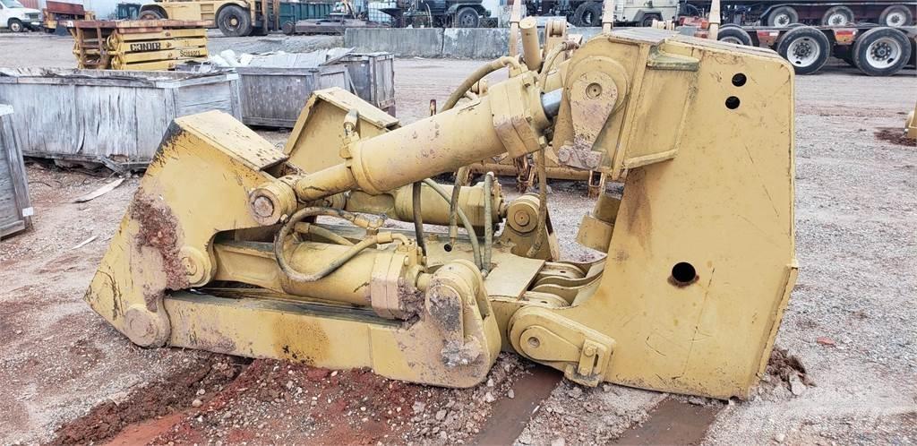 CAT D8R Kultivatoriai-purentuvai