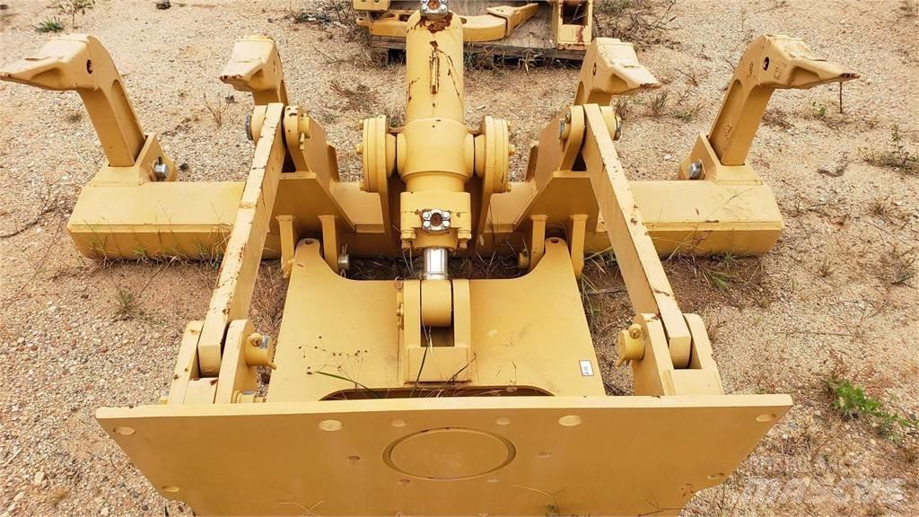  Ripper CAT D6D Kultivatoriai-purentuvai