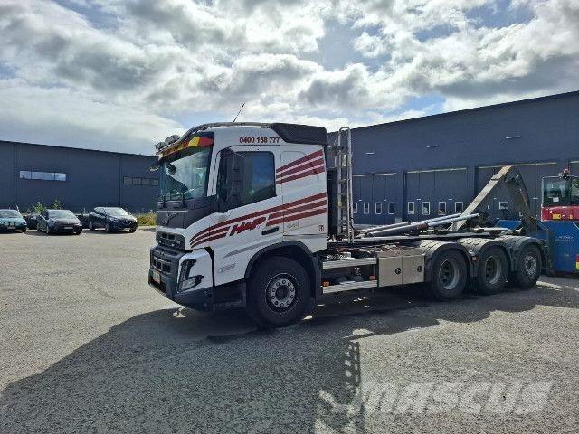 Volvo FMX 8X4*4 Savivarčių priekabų vilkikai
