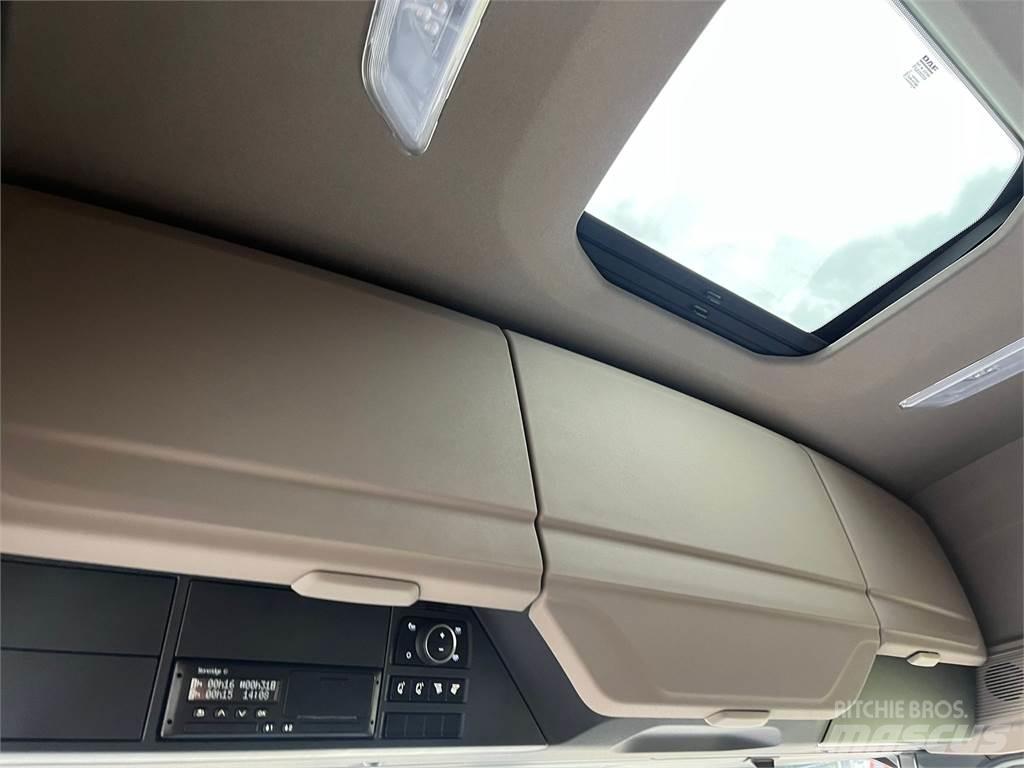 DAF XF480 FAS 6x2 Sunkvežimiai su dengtu kėbulu
