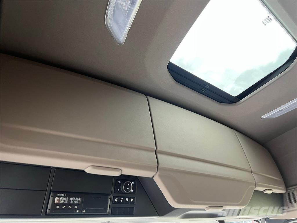 DAF XF480 FAS 6x2 Sunkvežimiai su dengtu kėbulu