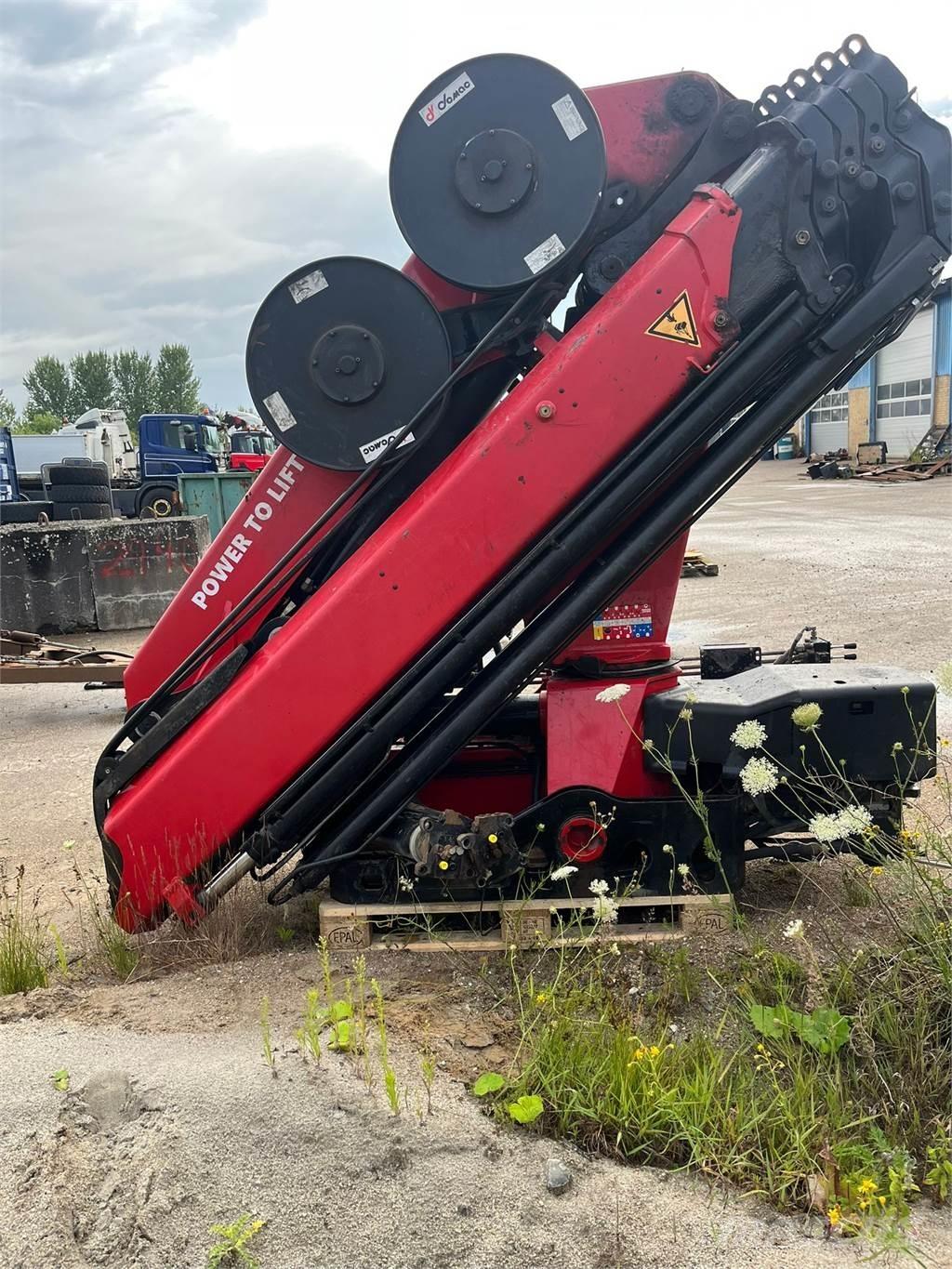 HMF 2620K5 RC Keltuvai-krautuvai