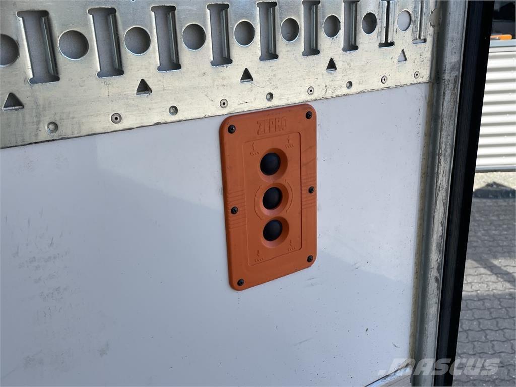 Renault D280 Premium Sunkvežimiai su dengtu kėbulu