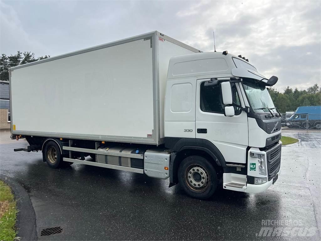 Volvo FM330 Sunkvežimiai su dengtu kėbulu