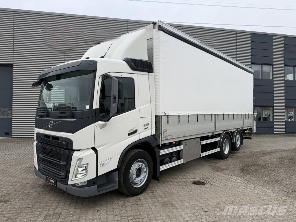 Volvo FM380 Priekabos su tentu
