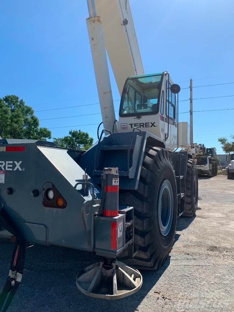 Terex  Neapdoroto reljefo kranai