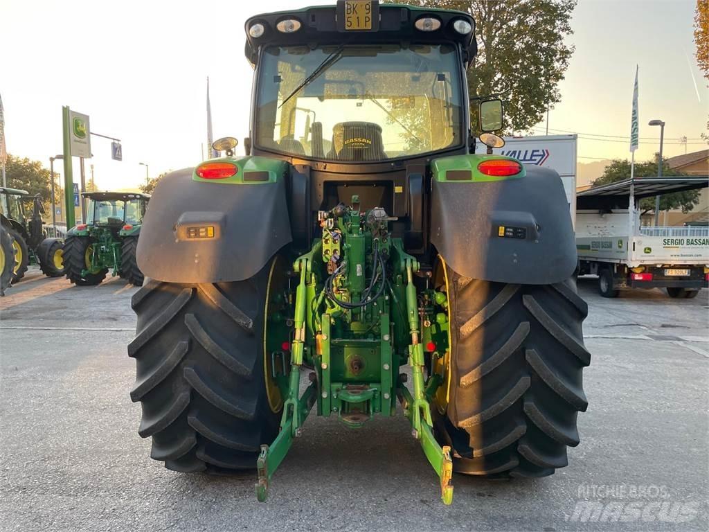 John Deere 6210 R Traktoriai