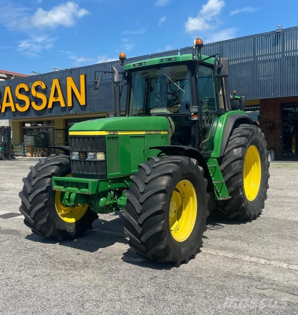 John Deere 6810 Traktoriai