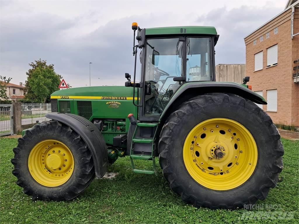 John Deere 7710 Traktoriai