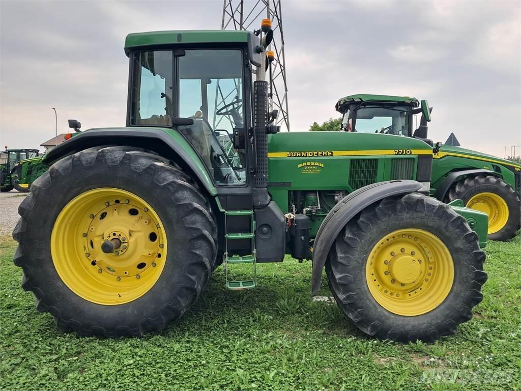 John Deere 7710 Traktoriai