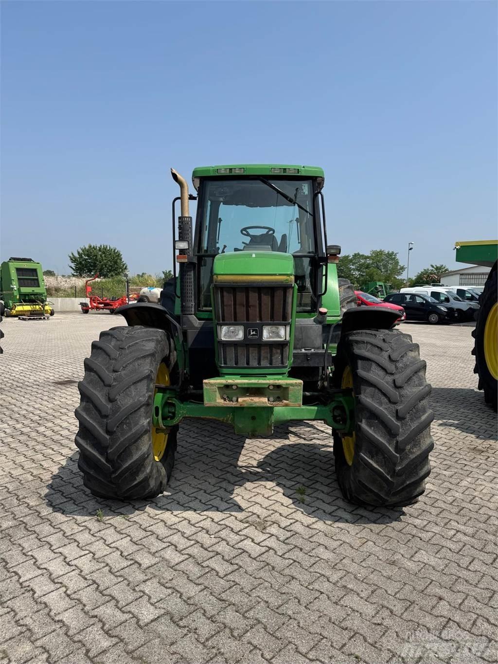 John Deere 7800 Traktoriai