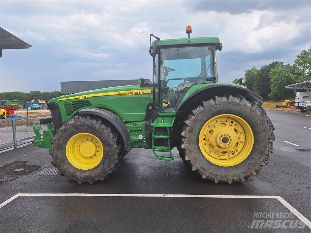 John Deere 8320 Traktoriai