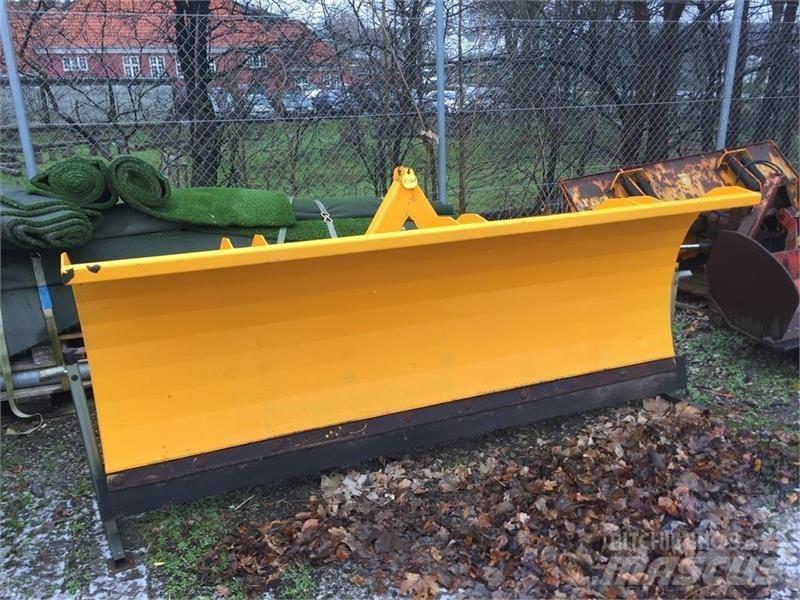 FM 2,5M Sniego peiliai ir valytuvai