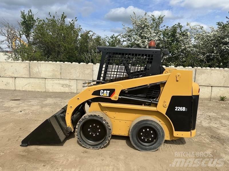 CAT 226B Statyba - Kita