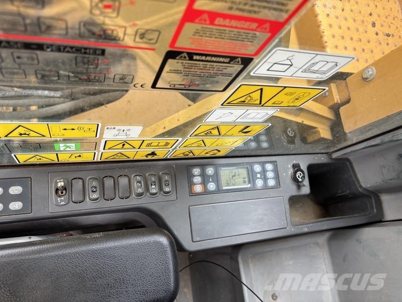 CAT 325FL Vikšriniai ekskavatoriai