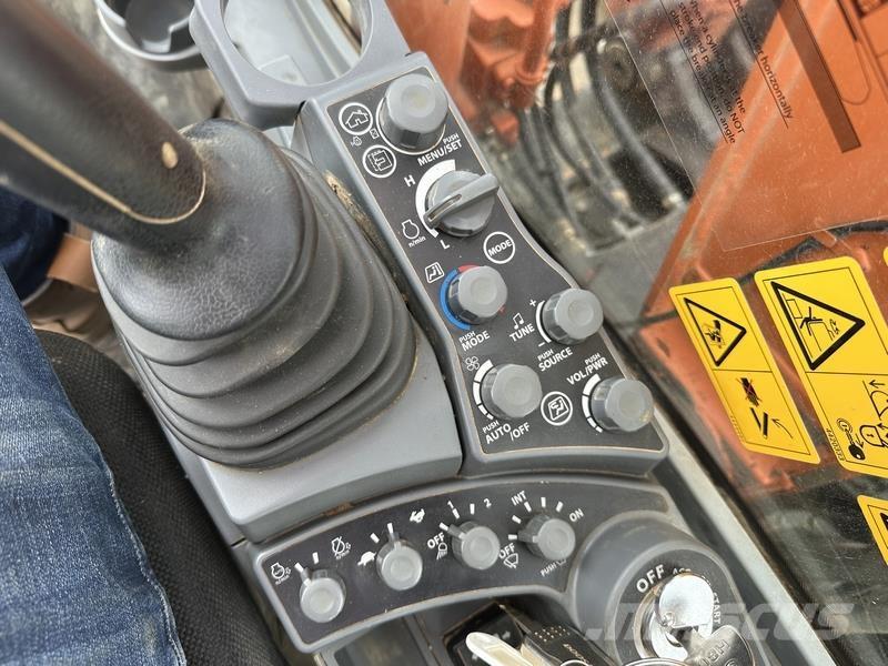 Hitachi ZX130 Vikšriniai ekskavatoriai