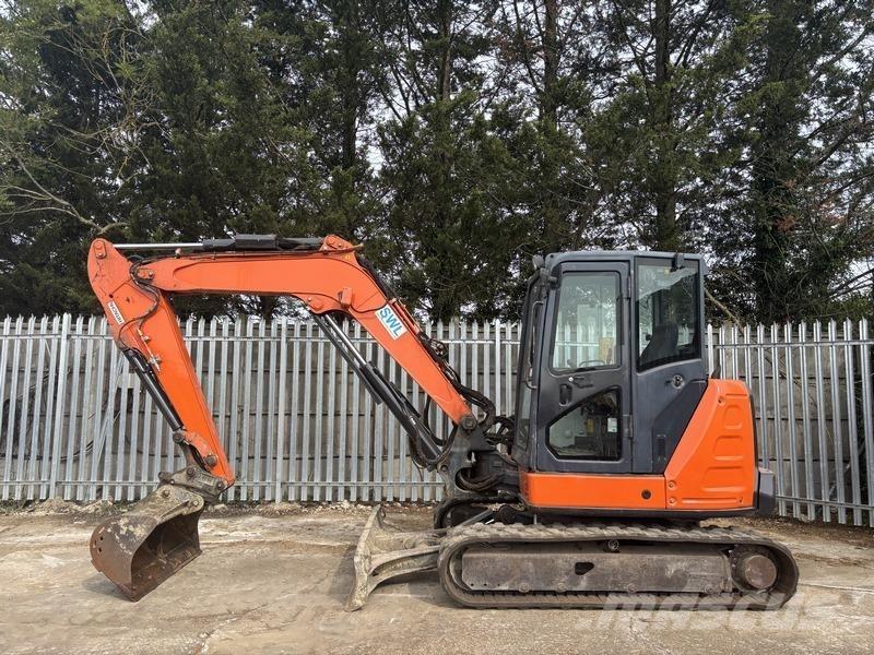 Hitachi ZX65 Vidutinės galios ekskavatoriai 7-12 t