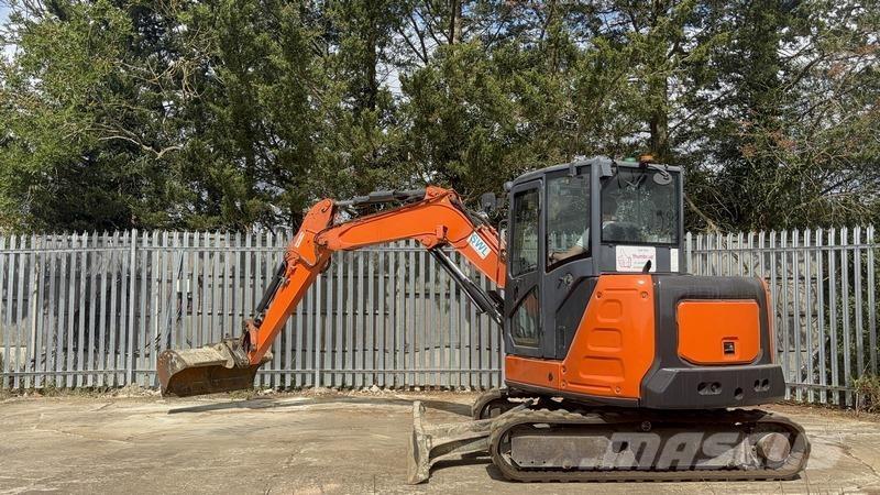 Hitachi ZX65 Vidutinės galios ekskavatoriai 7-12 t