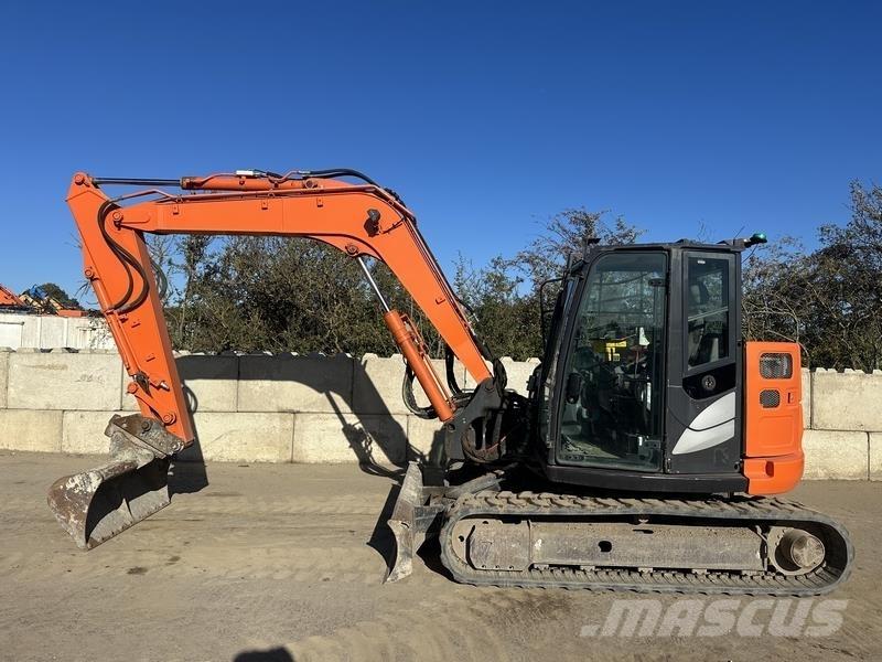 Hitachi ZX85USB-5A Vidutinės galios ekskavatoriai 7-12 t