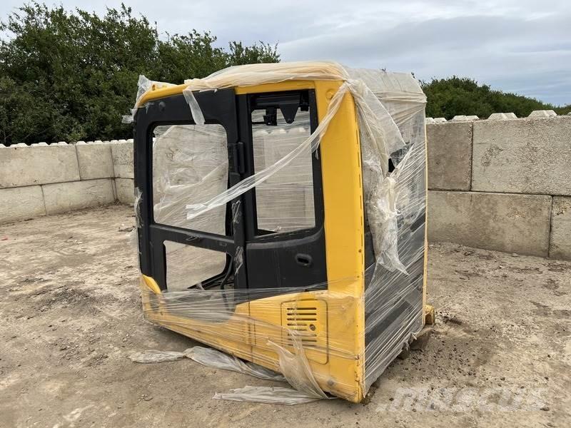 Komatsu PC130-8 Statyba - Kita