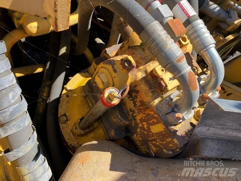 Komatsu PC450LC-8 Vikšriniai ekskavatoriai