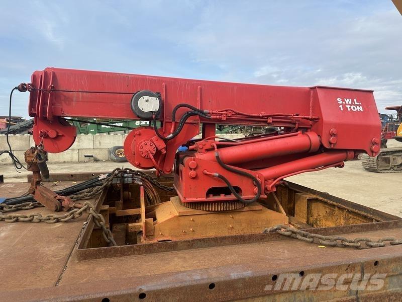 TMC Grove M977 Kiti kranai