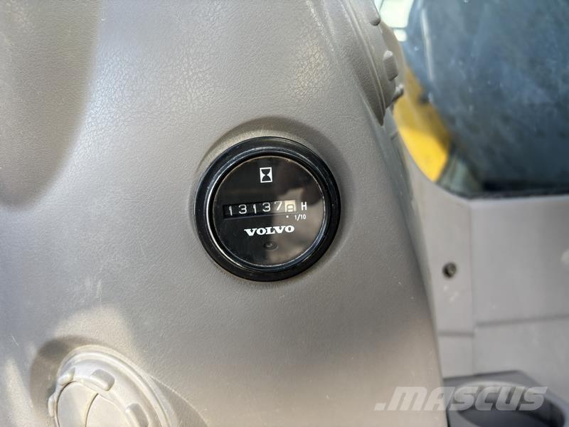 Volvo ECR235 DL Vikšriniai ekskavatoriai