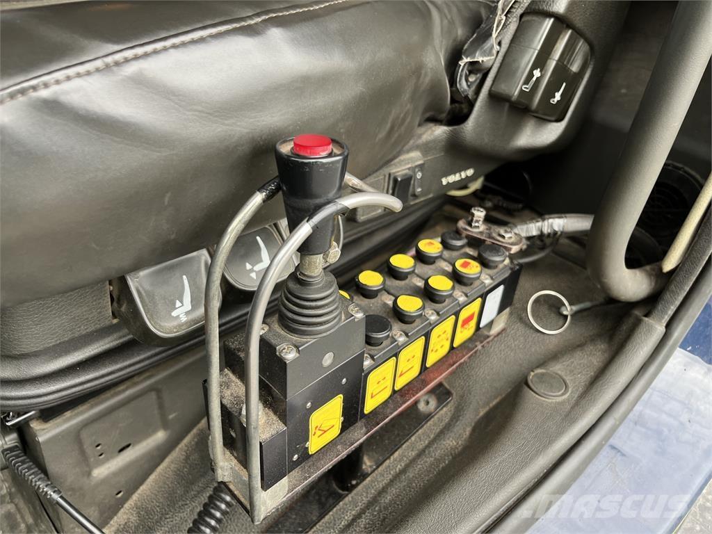 Volvo FM Sunkvežimiai su keliamuoju kabliu