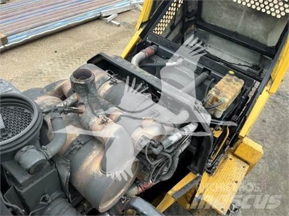 CAT 980M Naudoti ratiniai krautuvai