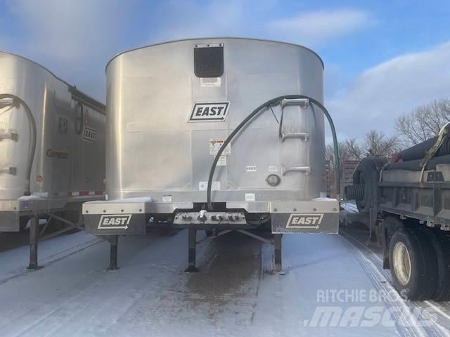 East Mfg Genesis Savivartės priekabos