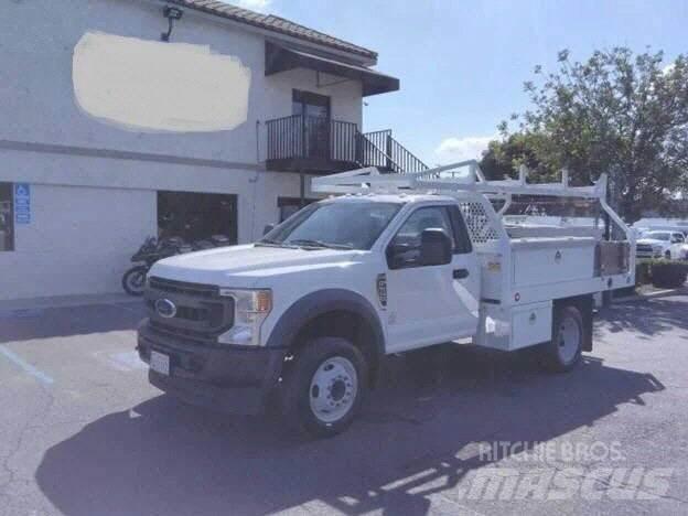 Ford F550 CONTRACTOR Sunkvežimiai su dengtu kėbulu