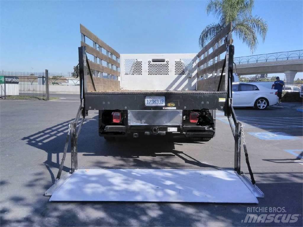 Ford F550 CREW CAB 4 Sunkvežimiai su dengtu kėbulu