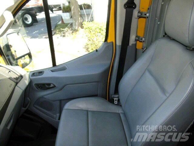 Ford TRANSIT 250 CAR Sunkvežimiai su dengtu kėbulu