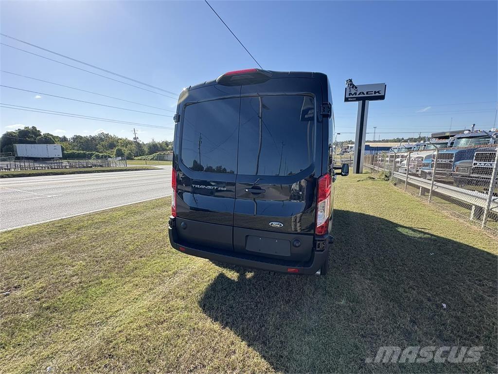 FRD 250 TRANS Sunkvežimiai su dengtu kėbulu