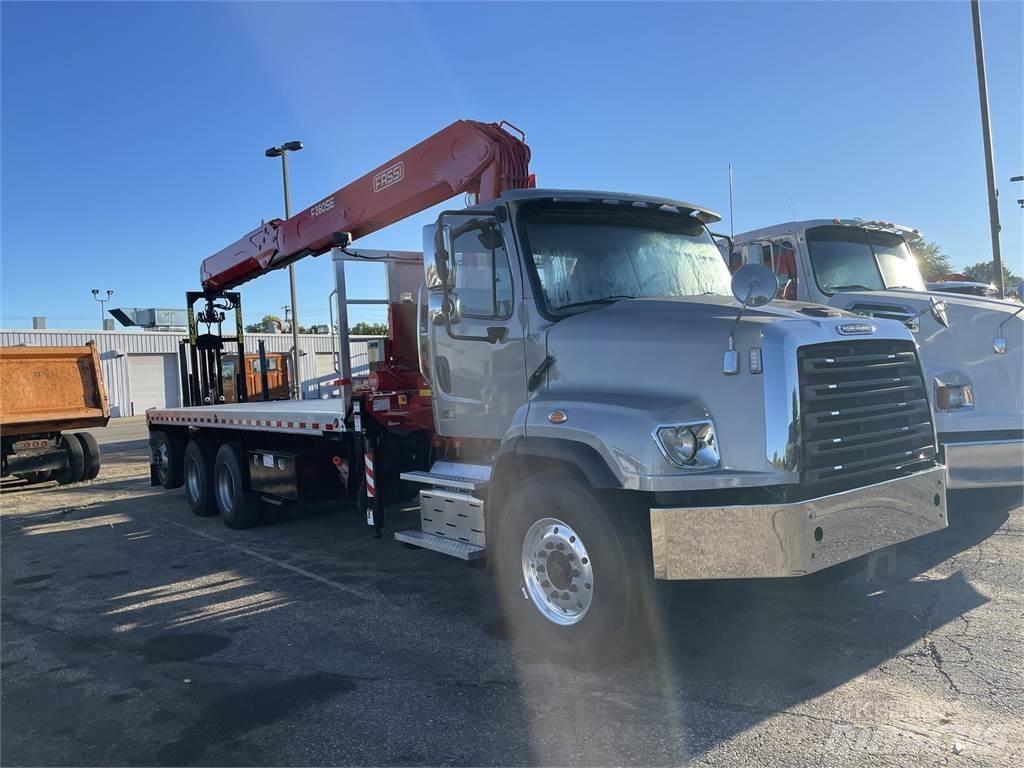 Freightliner 114SD Važiuoklė su kabina