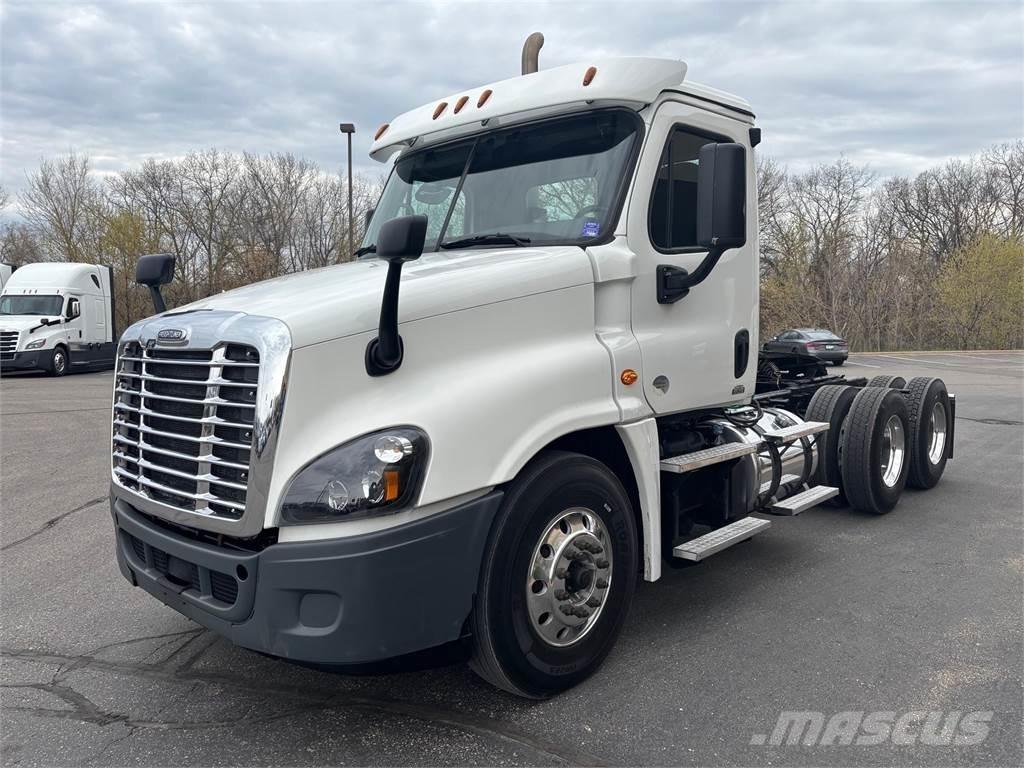 Freightliner Cascadia Naudoti vilkikai