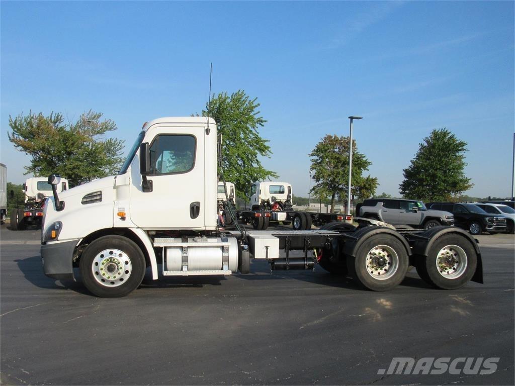 Freightliner Cascadia Naudoti vilkikai