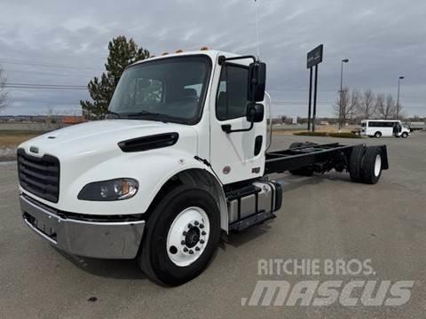 Freightliner M2 106 Naudoti vilkikai