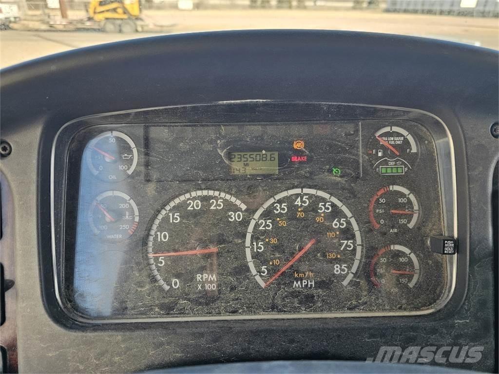 Freightliner M2 106 Naudoti vilkikai