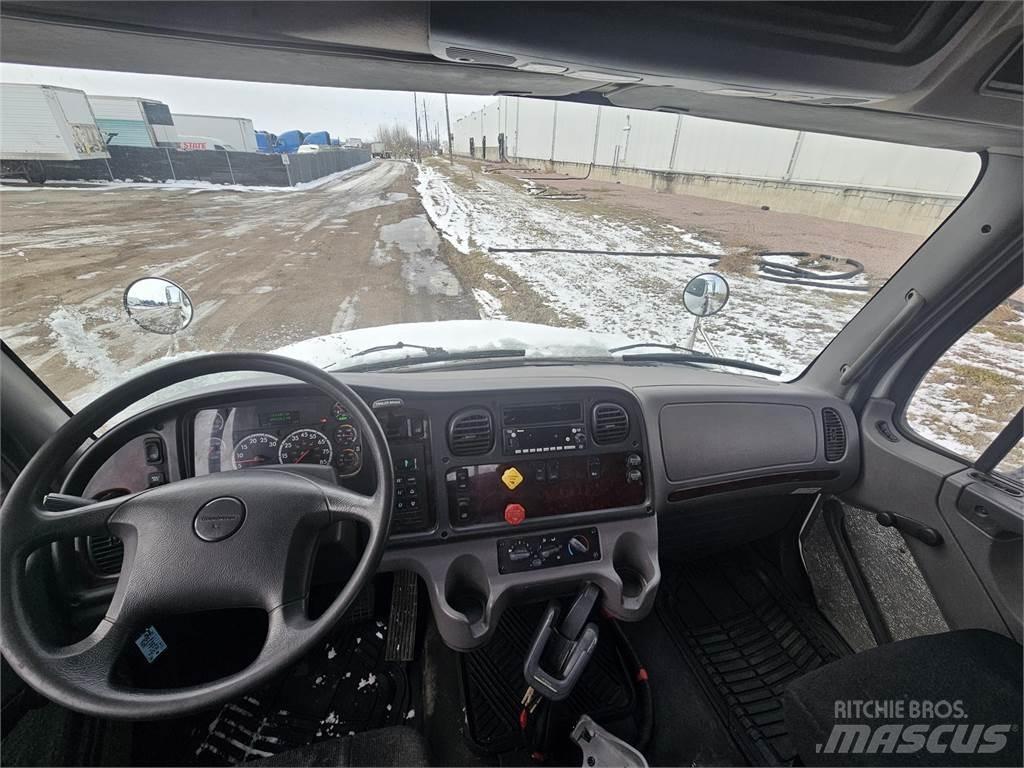 Freightliner M2 106 Naudoti vilkikai