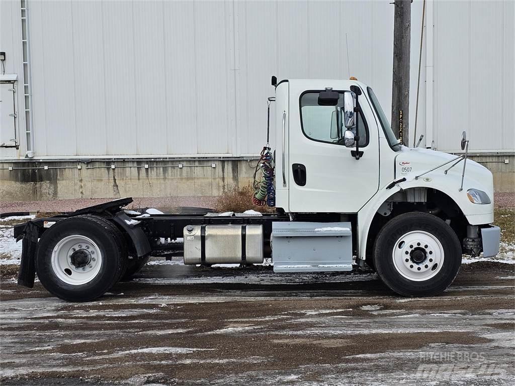 Freightliner M2 106 Naudoti vilkikai