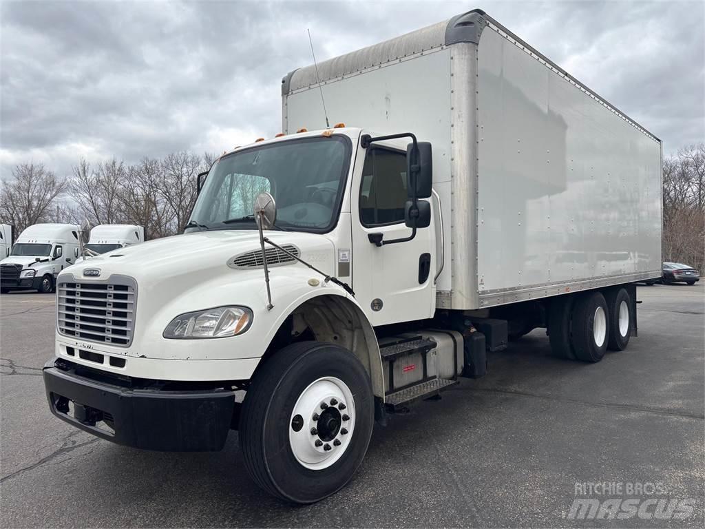 Freightliner M2 106 Sunkvežimiai su dengtu kėbulu