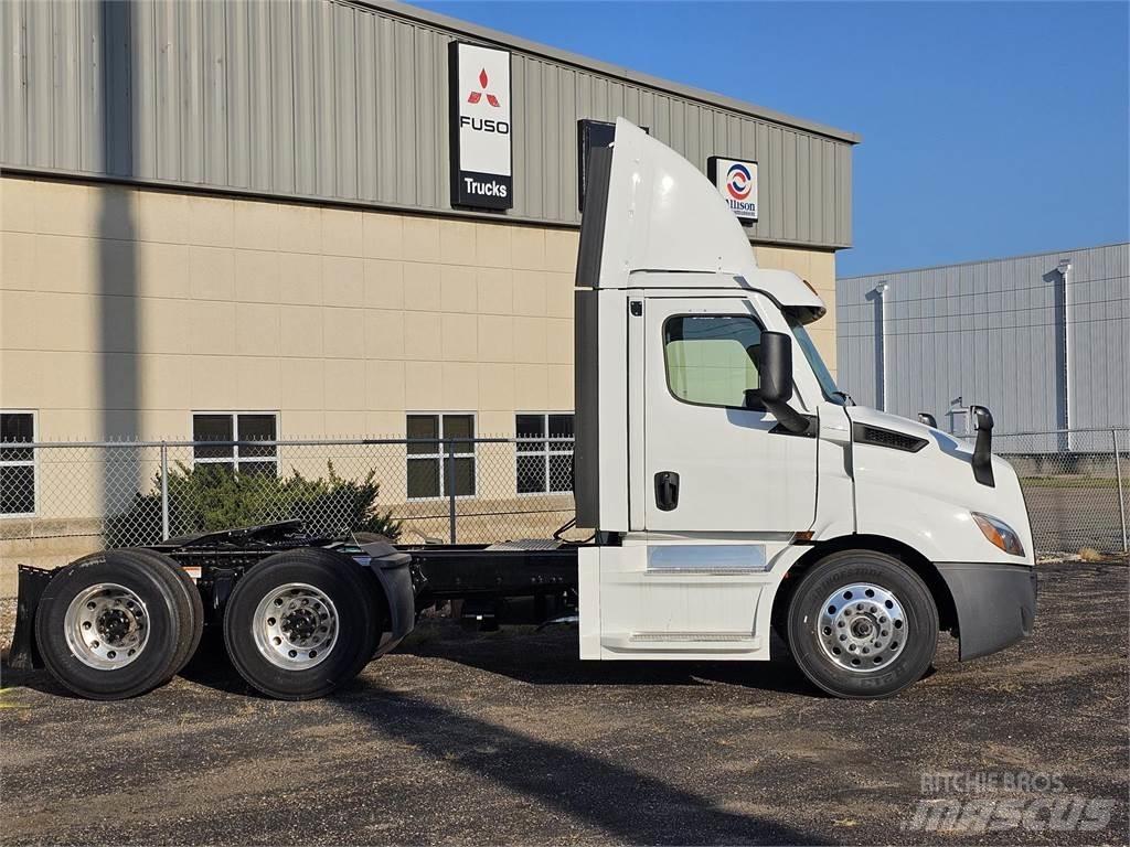 Freightliner PE116DC Naudoti vilkikai