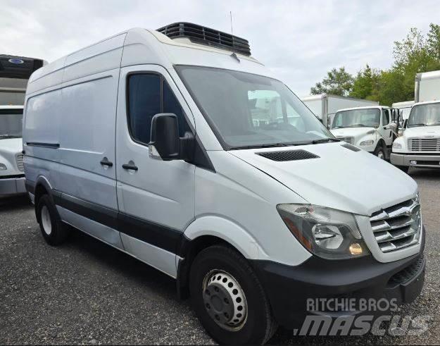 Freightliner sprinter Sunkvežimiai su dengtu kėbulu