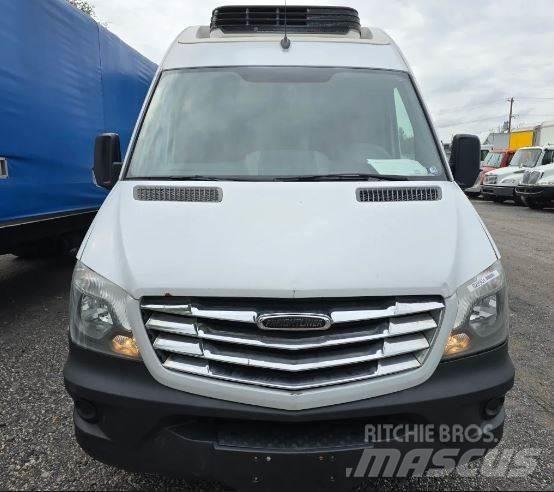 Freightliner sprinter Sunkvežimiai su dengtu kėbulu