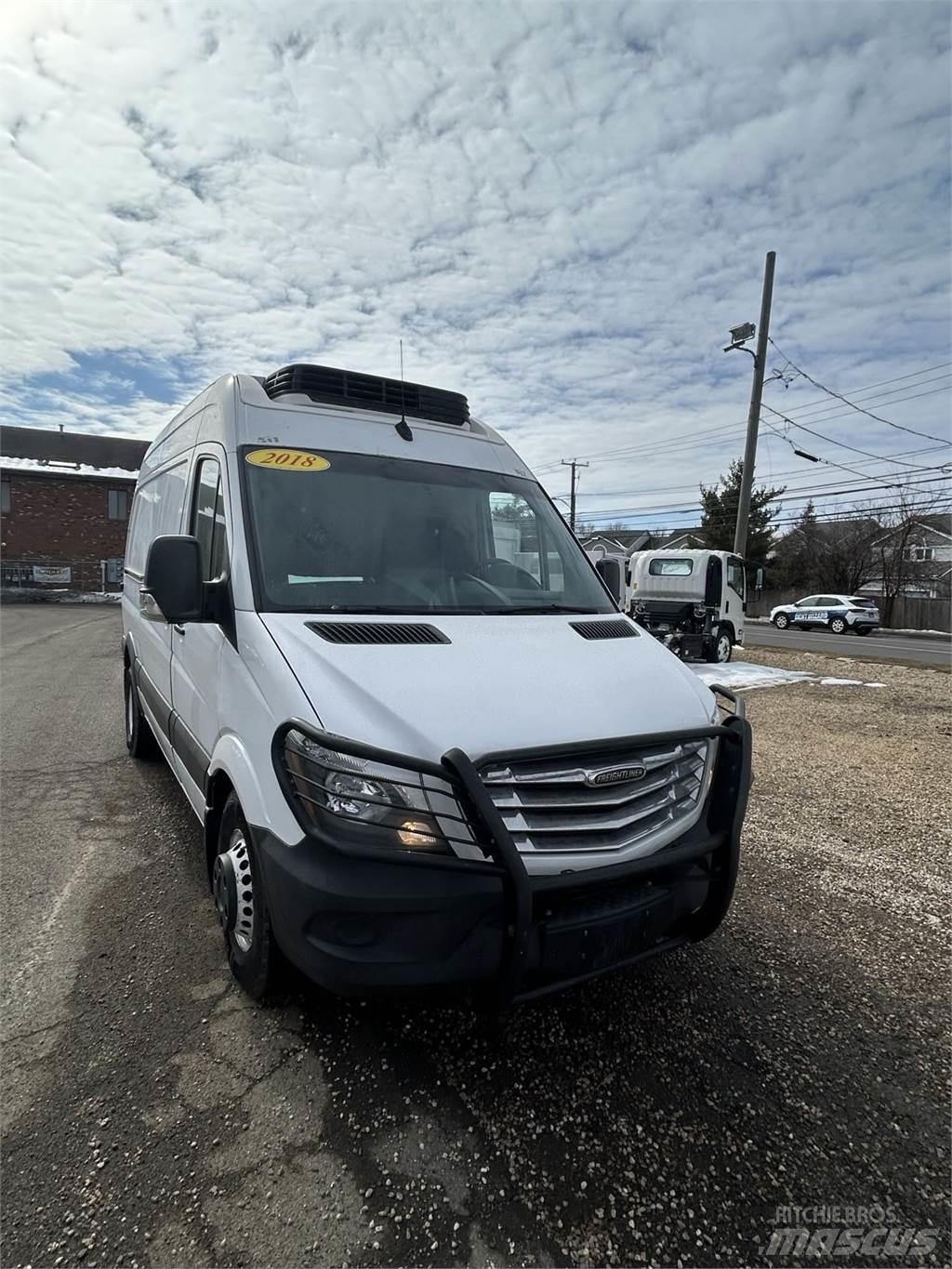 Freightliner sprinter Sunkvežimiai su dengtu kėbulu