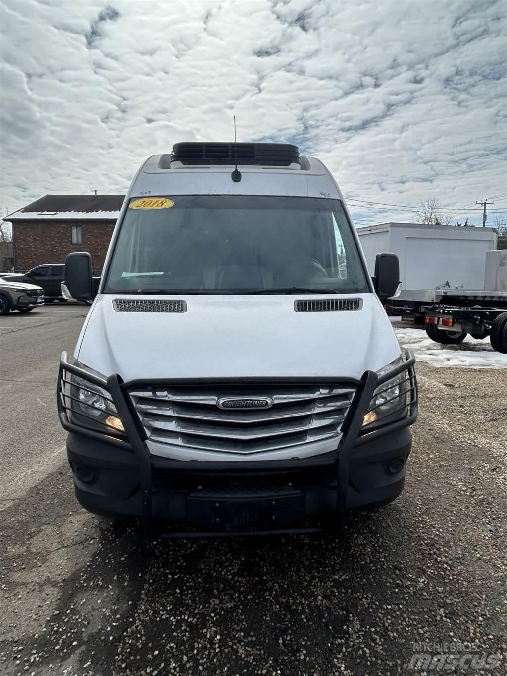 Freightliner sprinter Sunkvežimiai su dengtu kėbulu