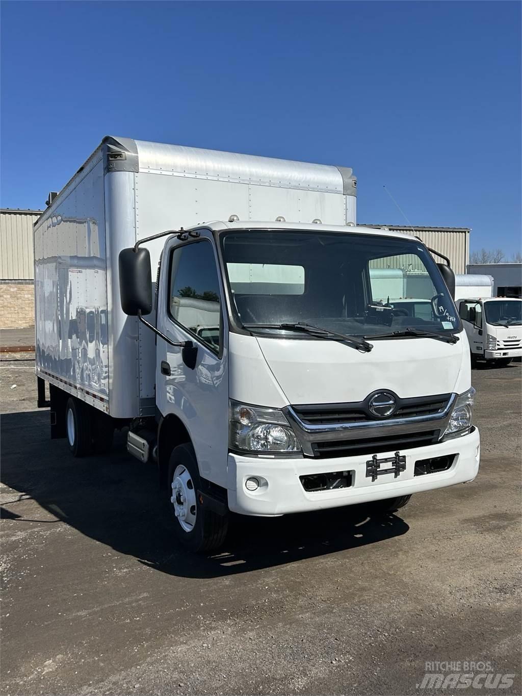Hino 155 Sunkvežimiai su dengtu kėbulu